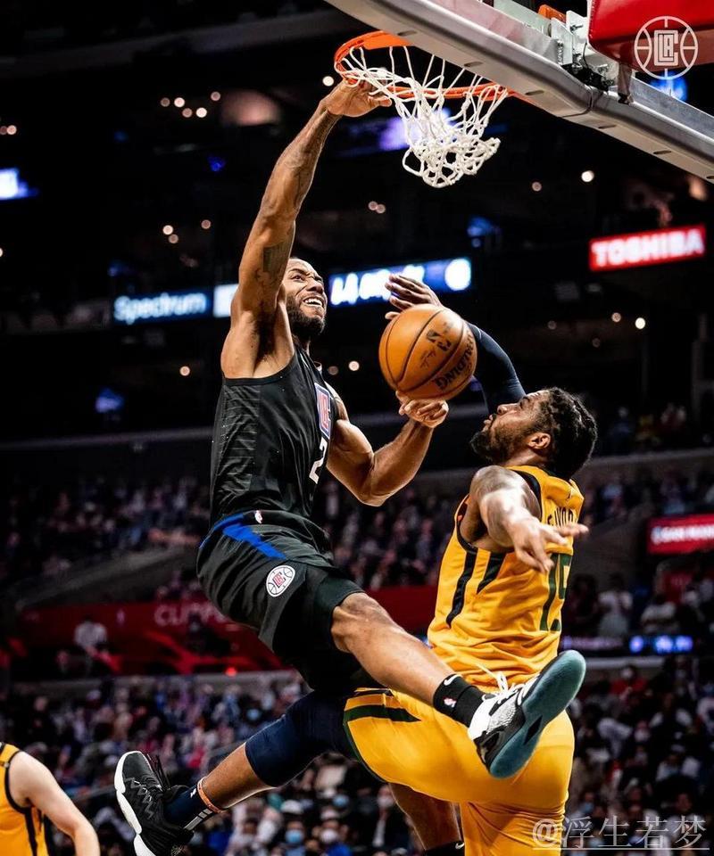 伦纳德突袭禁区腾空暴扣